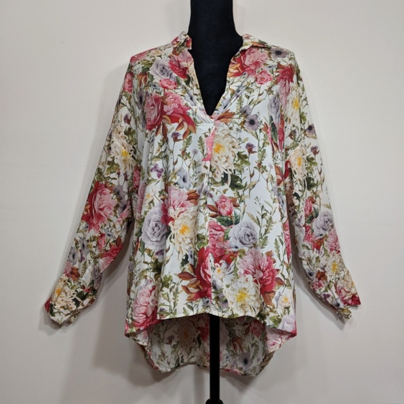 Zara Tops - Zara Flowy Collared Floral Vneck Blouse Women's M
